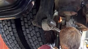 poste à induction chauffant pièce d'essieux