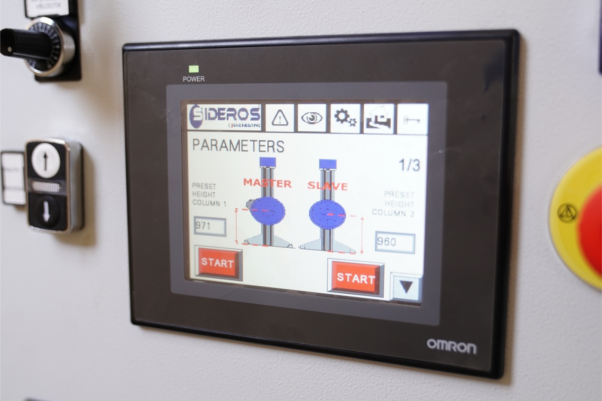 syncrolift-touch-screen